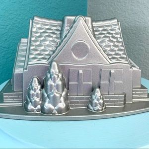 Gingerbread House Bundt pan